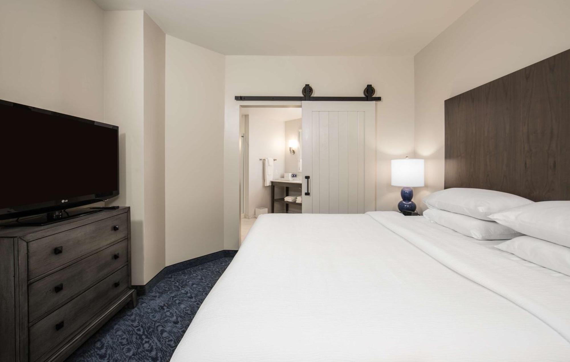 Hotel Renovo Des Moines Urbandale,Tapestry Collection Hilton Luaran gambar